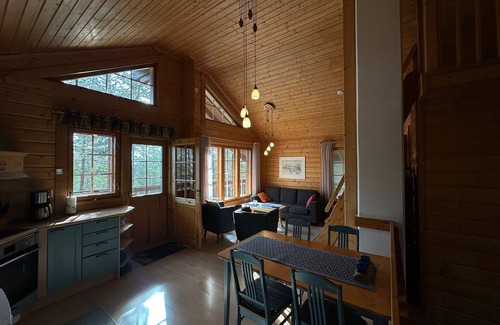Pyhatunturi Cabaña | Villa Mörhön maja - A traditional Finnish log cabin right by the Pyhä Ski Resort