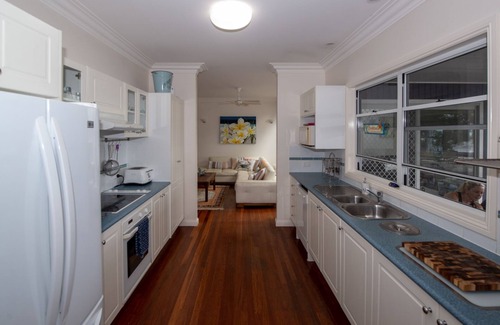 Brisbane Waterfront Casa | Villa Macleay-Beach Front Paradise Family