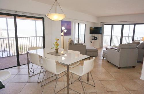 Madeira Beach Casa | Villa Madeira by Travel Resort Services