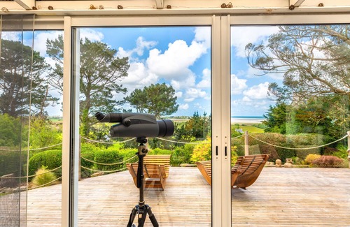 Plouider Villa | Villa 'Maison Vue Mer Avec Piscine' con vistas al mar, piscina privada y Wi-Fi