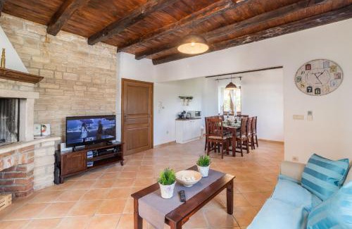 Butkovici Villa | Villa Maja in Central Istria for families and kids in a Resort