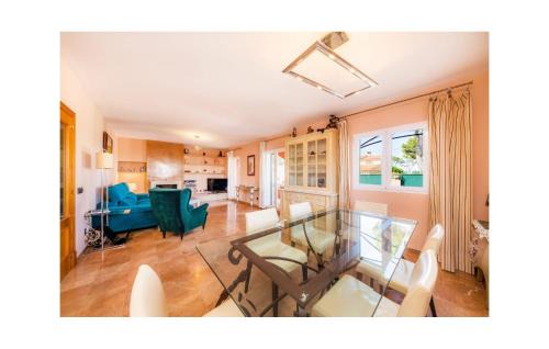 Tolleric Casa | Villa Malens