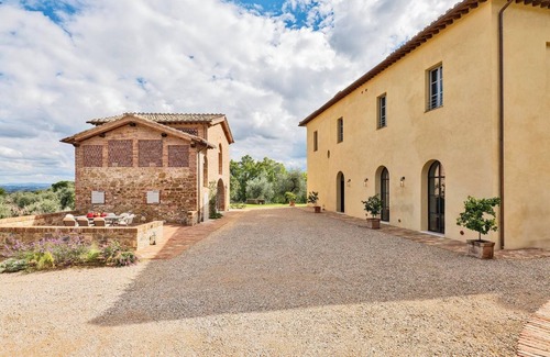 Siena Villa | Villa Mami: A Tuscan Retreat of Elegance and Charm
