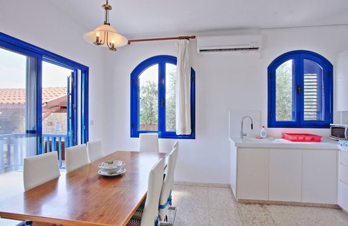 Prodromi Villa | Villa Mandola Rosa: elegantemente decoradas, vistas al mar, piscina, aire acondicionado