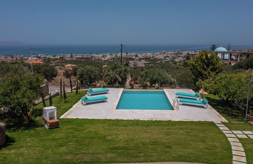 Vathianos Kampos Apartamento | Villa Manetti w/ Private Pool and Garden by Hospi