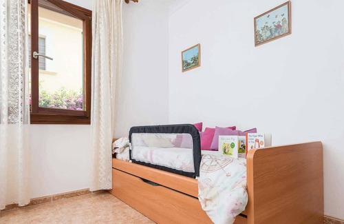 Marina Manresa Casa | Villa Manresa is located near the Alcudia suburb of Malpas and is within walking distance of two bea