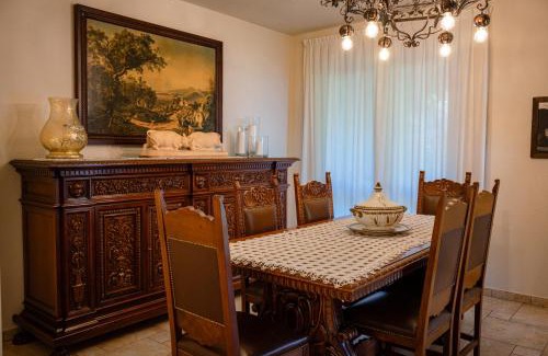 Aosta Apartamento | Villa Mara - Aosta - 200 mq - WiFi - Jacuzzi - Parcheggio - Giardino