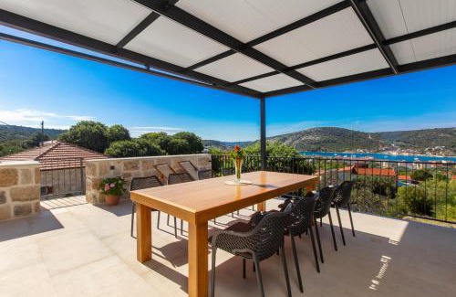 Vinisce Villa | Villa Mare Heated Pool Stunning Sea View Cozy Luxury
