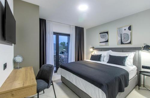 Vinisce Villa | Villa Mare Heated Pool Stunning Sea View Cozy Luxury