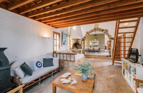 Lindos Villa | Villa Margarita - Ampia villa situated in Lardos