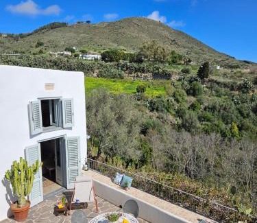 Pianoconte Apartamento | Villa Margot - Authentic sea view countryside villa