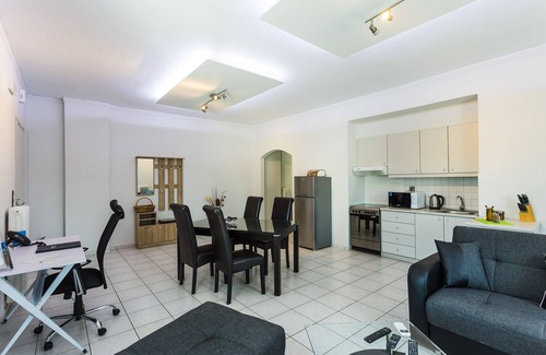 Houdetsi Villa | Villa Maria, Close to Sandy Beach & Amenities
