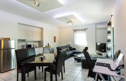 Houdetsi Villa | Villa Maria, Close to Sandy Beach & Amenities