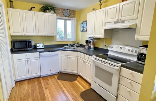 Ocracoke Condominio | Villa Maria: Condominio en el corazón de Ocracoke Village, cerca del faro