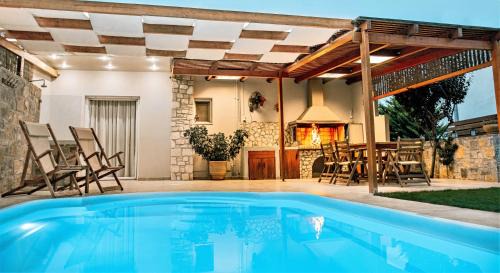 Gouves Villa | Villa Maria with heated pool, next to the beach