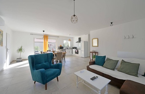Mormoiron Villa | Villa MARIA with swimming pool - Air conditioning - Wi-Fi - Parking