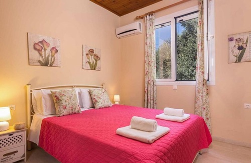 Agios Gordios Villa | Villa Marietta 3 minutes walking from the beach