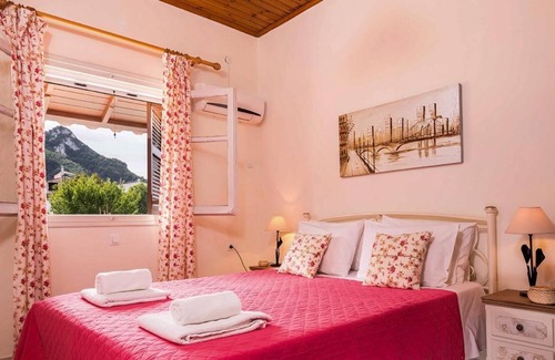 Agios Gordios Villa | Villa Marietta 3 minutes walking from the beach