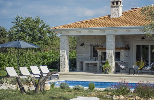Drnis Villa | Villa Marija Sibenik nearby Sibenik – Crovillas GmbH