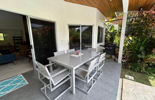 Ciudad Cortés Casa | Villa Mariposa - Ojochal, Close To Everything