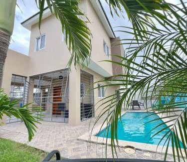 Munoz Casa | Villa MariposaModern&Lux Swimming Pool