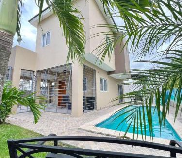 Munoz Casa | Villa MariposaModern&Lux Swimming Pool