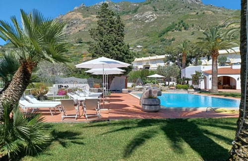Succhivo Apartamento | Villa Martina - Habitación "Ginestra", en el anexo de una prestigiosa Villa