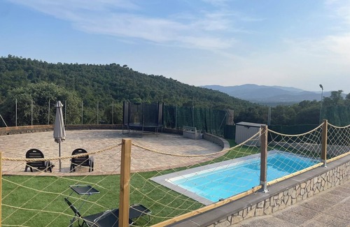 Macanet de la Selva Villa | Villa 'Masia Can Vilar' con vistas a la montaña, piscina privada y Wi-Fi