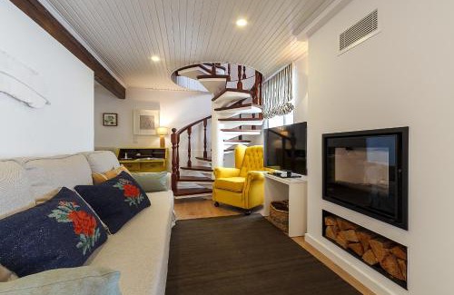 Aveiro Casa | Villa Mau Maria incl Parking by Home Sweet Home Aveiro