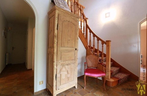 Besse-en-Chandesse Casa | Villa Mayabell