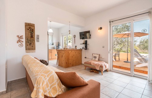Kalathos Villa | Villa 'May Rose' con vistas al mar, Wi-Fi y aire acondicionado