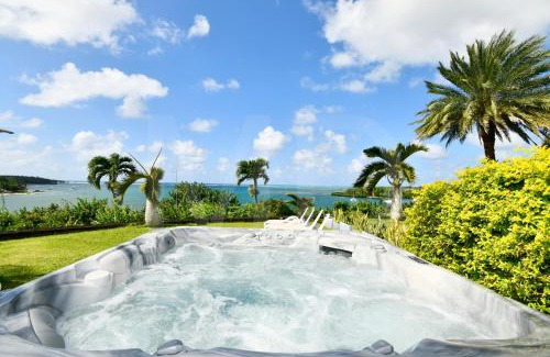 Trou d'Eau Douce Casa | Villa Maya oceanfront with pool, jaccuzzi, wifi, jets in bathroom