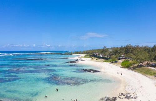 Trou d'Eau Douce Casa | Villa Maya oceanfront with pool, jaccuzzi, wifi, jets in bathroom