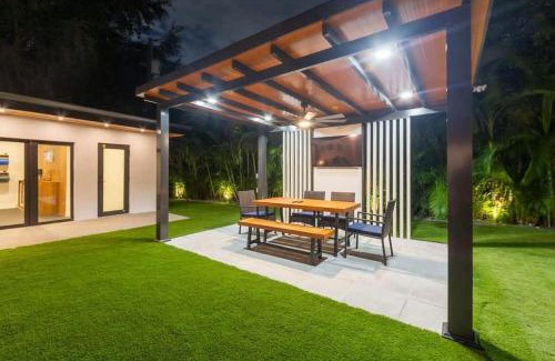 North Miami Beach Casa | Villa Mayami Modern Living Pool Gym Bsk Crt