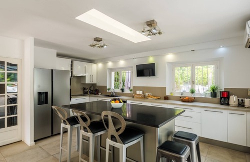 Roquefort-les-Pins Chalet De Esquí | Villa Mazal Pool & Peace in Roquefort-les-Pins