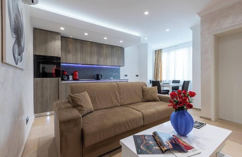 Hollerich Apartamento | Villa Medici 22 Two-Bedroom Apartment with Spa Bath