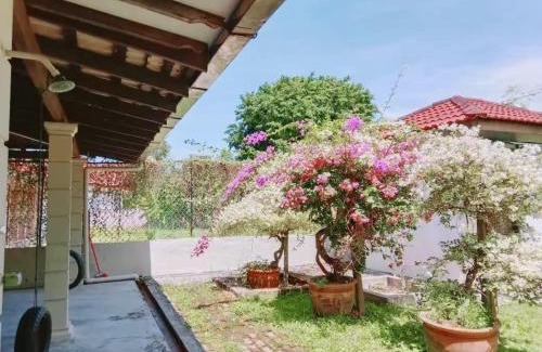 Sungai Pelek Casa | Villa Medina Lake Bungalow 15 pax Bagan Lalang