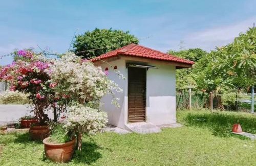 Sungai Pelek Casa | Villa Medina Lake Bungalow 15 pax Bagan Lalang