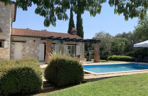 Sveti Lovrec Villa | Villa Melissa - Istrisches Steinhaus mit Pool in guter Lage