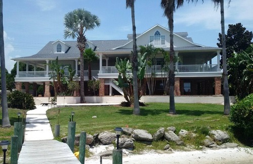 Tropic Apartamento | Villa Melbourne Master BR suite w/King bed/ heated Pool