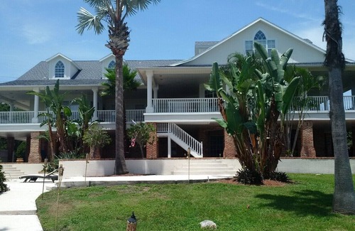 Tropic Apartamento | Villa Melbourne Master BR suite w/King bed/ heated Pool