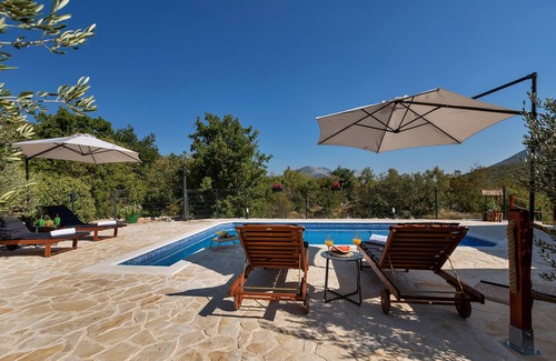 Tucepi Casa | Villa Melita con piscina cerca de Makarska