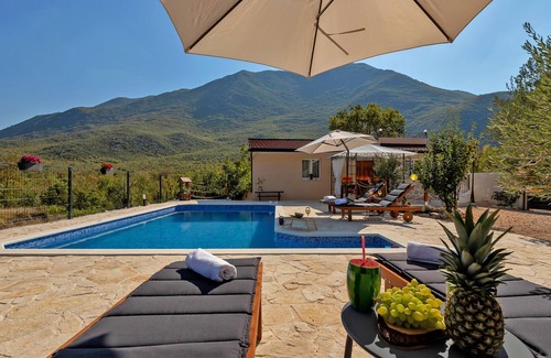 Tucepi Casa | Villa Melita con piscina cerca de Makarska