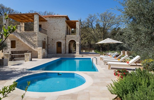 Vederi Villa | Vederi Estate (Villa Melpomeni)
