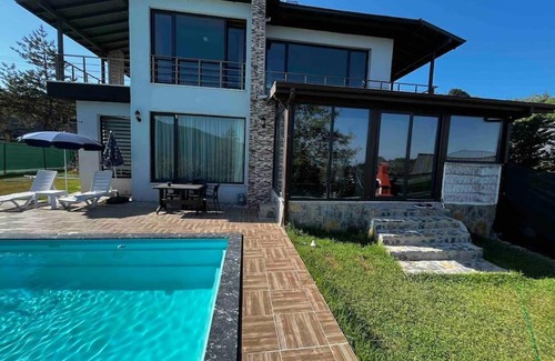 Sapanca Villa | Villa Memnun