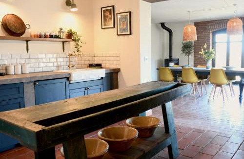 Rocchetta Palafea Casa | Villa Menaluna - 4-bedroom secluded country house with pool