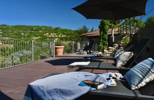 Rocchetta Palafea Casa | Villa Menaluna - 4-bedroom secluded country house with pool