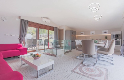 Zastrazisce Villa | "Villa Mendes" - nueva villa frente al mar con piscina