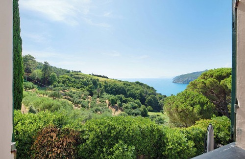 Levanto Villa | Villa 'Mesco' con vistas a la montaña, piscina privada y Wi-Fi