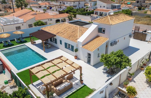 Torrevieja Villa | VILLA MI LOLA. Una Villa Mediterranea de ensueño para tus mejores vacaciones.